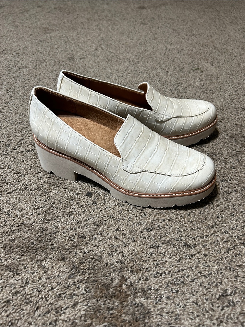 Naturalizer White Croc-Embossed Platform Loafers